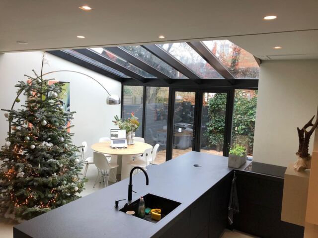 Weer eens wat anders #serre #aanbouw #denfbouw
